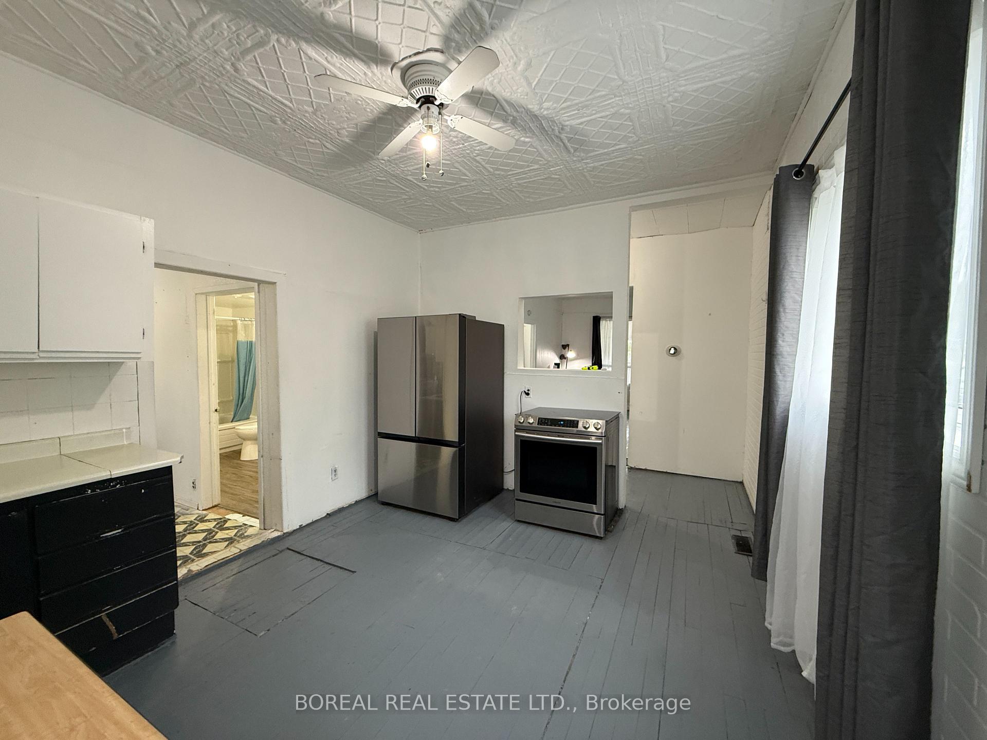 Photo 28 of 193 Twelfth Avenue, Cochrane — HOMEH