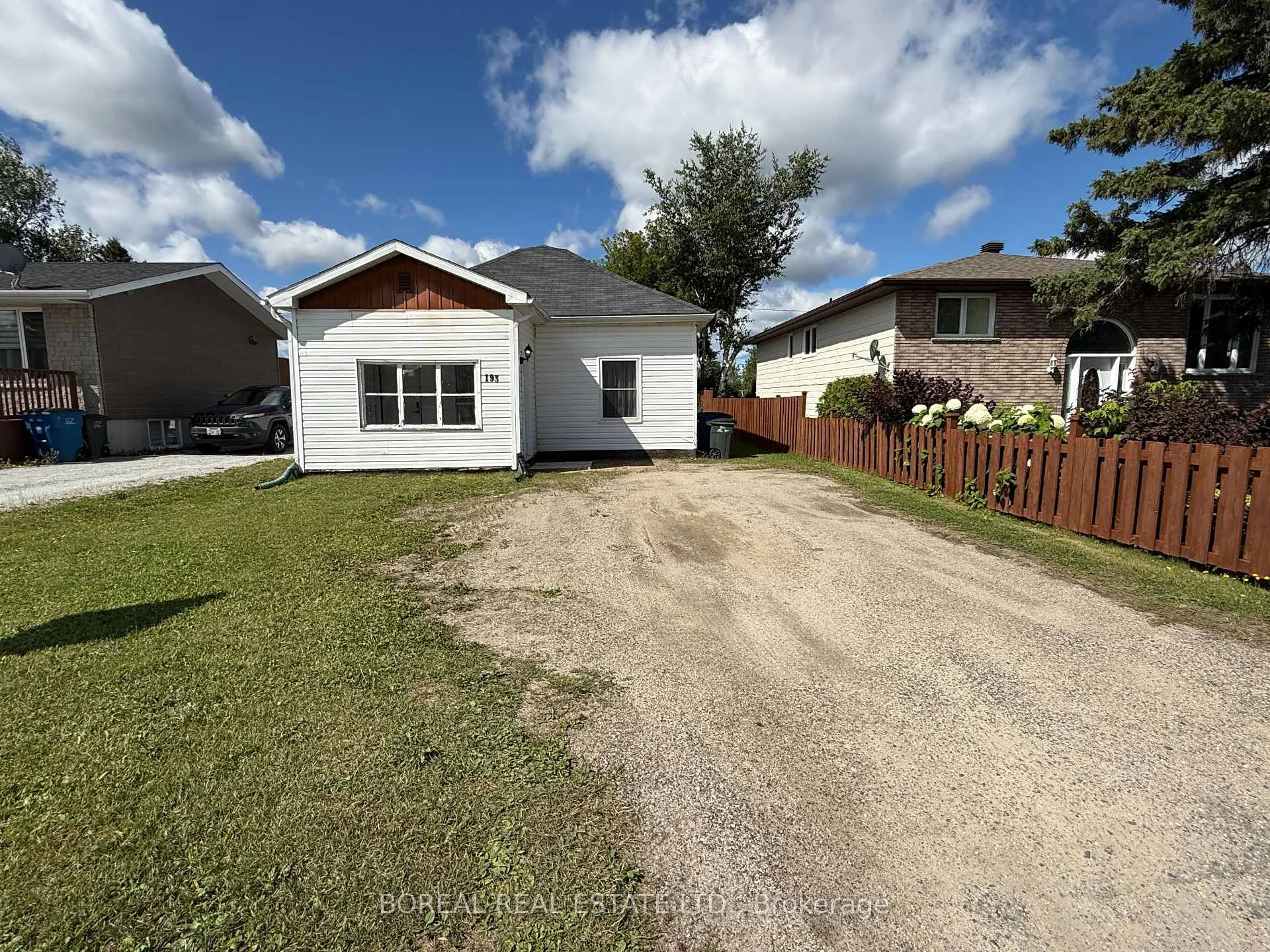 Photo 1 of 193 Twelfth Avenue, Cochrane — HOMEH