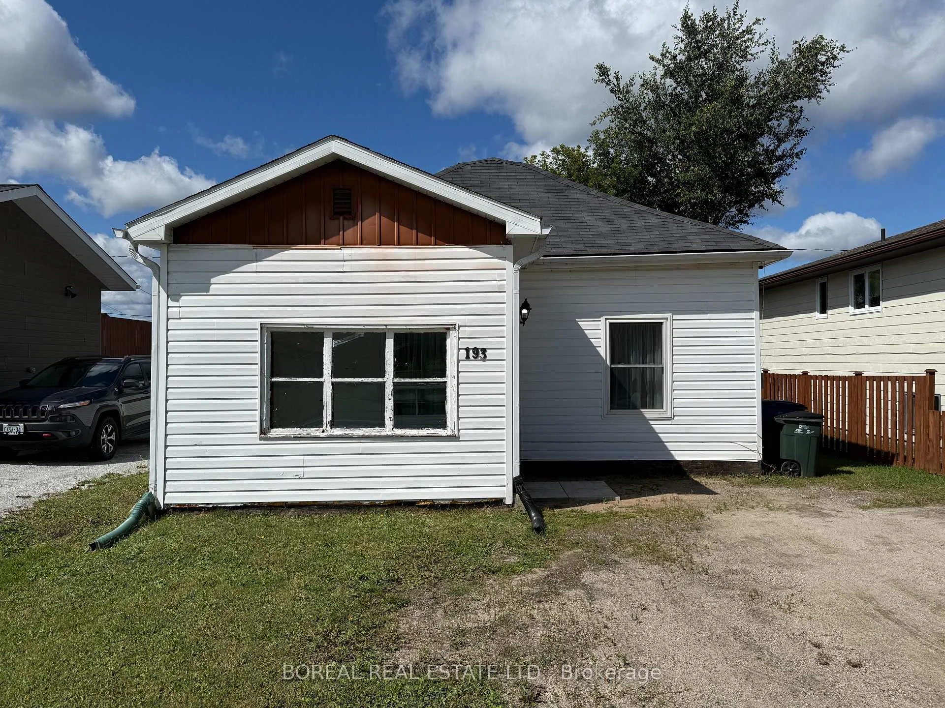Photo 6 of 193 Twelfth Avenue, Cochrane — HOMEH