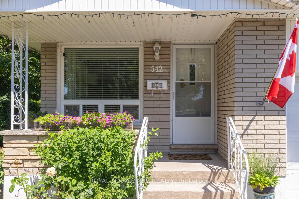 Photo 4 of 542 Lake Street, St. Catharines, Lakeport — HOMEH