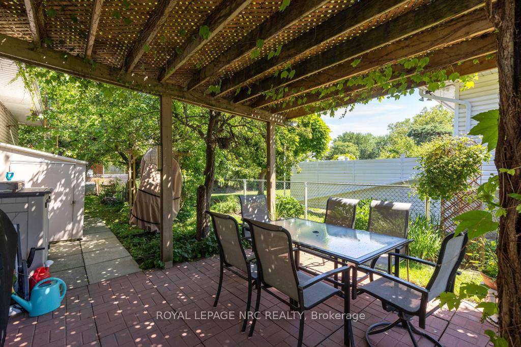 Photo 25 of 542 Lake Street, St. Catharines, Lakeport — HOMEH