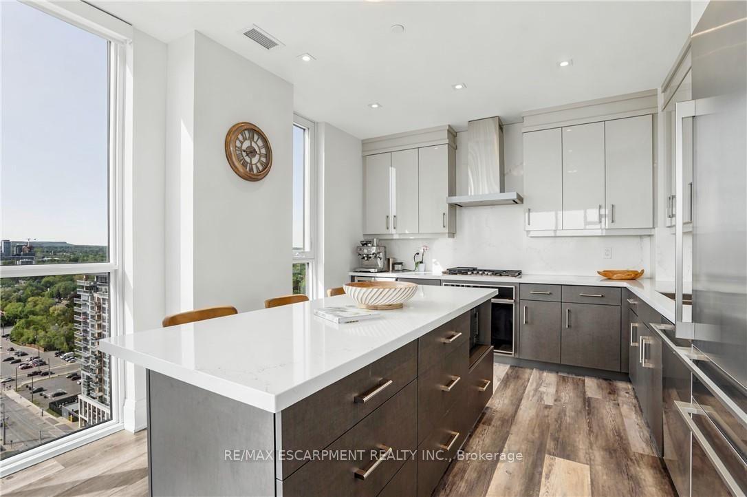 Photo 14 of Unit 2004, 2007 James Street, Burlington, Brant — HOMEH
