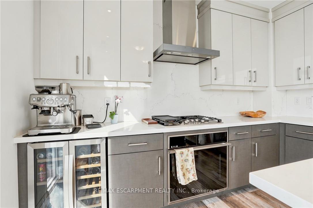 Photo 15 of Unit 2004, 2007 James Street, Burlington, Brant — HOMEH