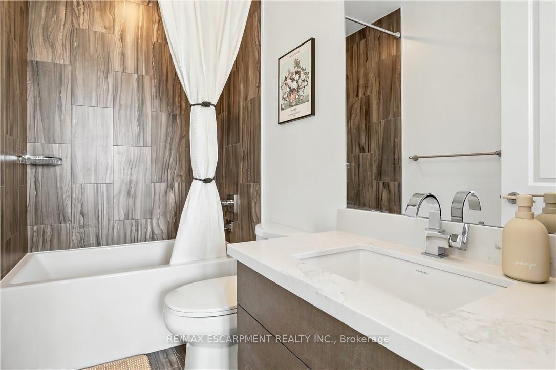 Photo 19 of Unit 2004, 2007 James Street, Burlington, Brant — HOMEH