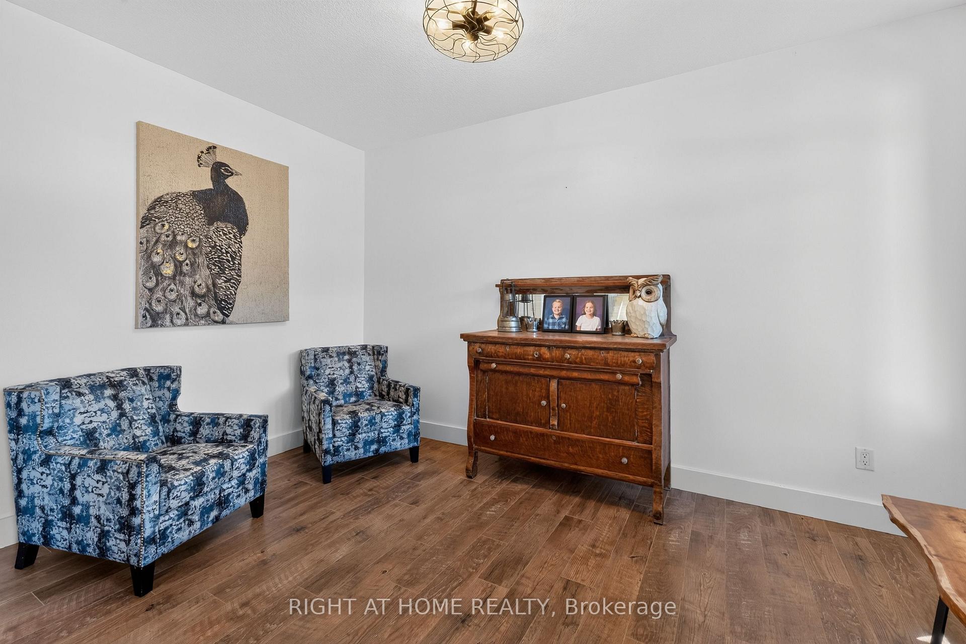 Photo 3 of 90 Shaw Valley Drive, St. Thomas — HOMEH