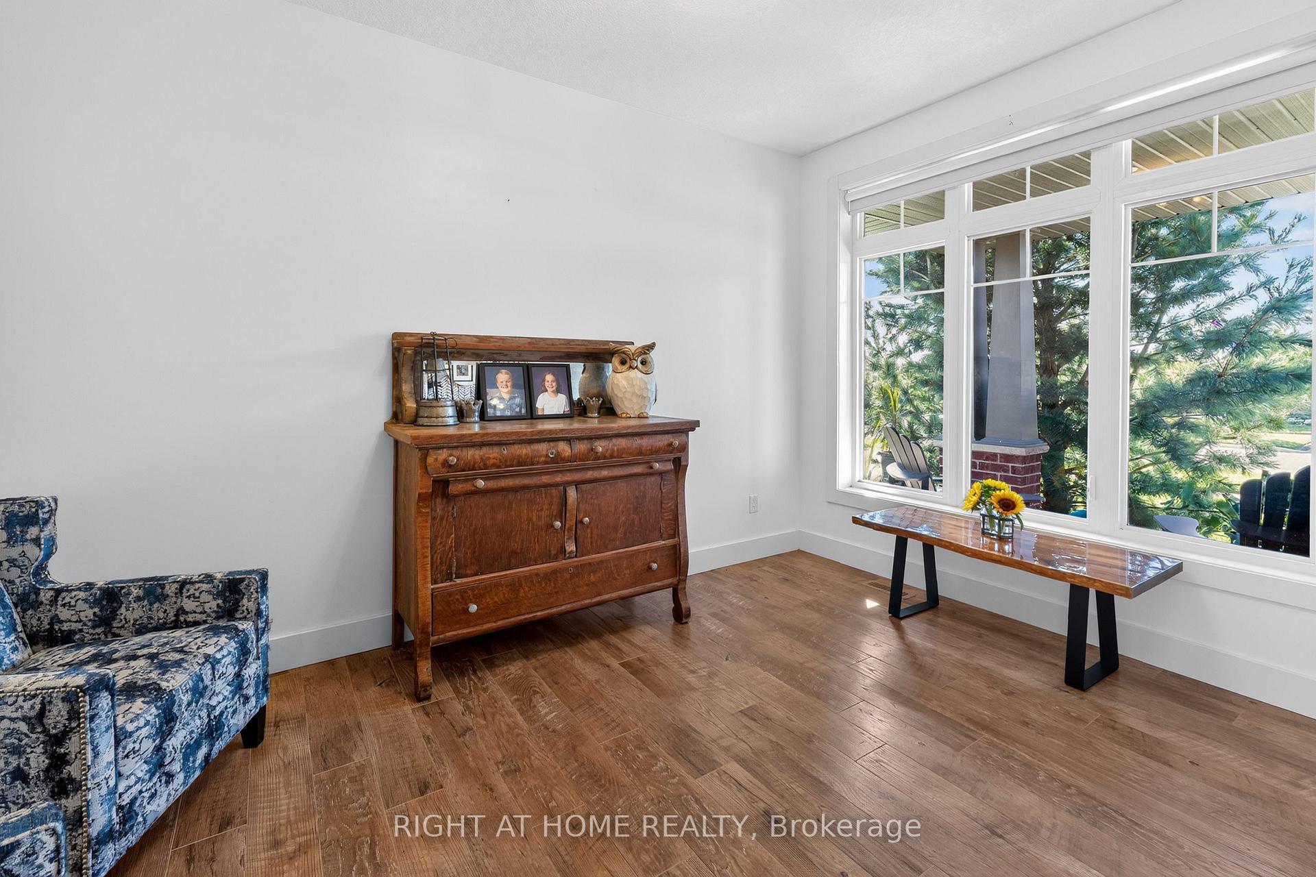 Photo 5 of 90 Shaw Valley Drive, St. Thomas — HOMEH