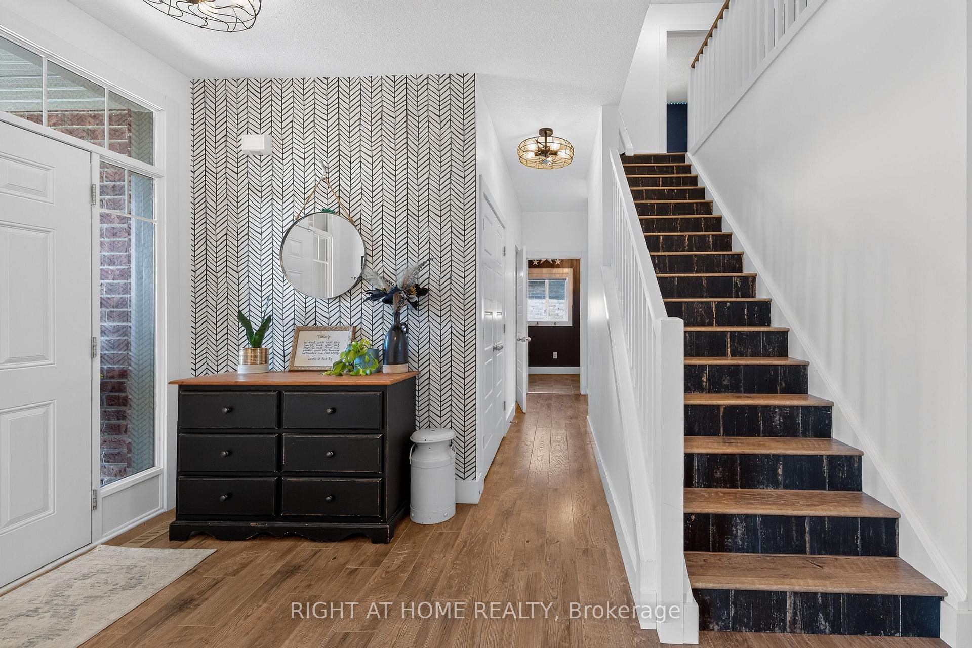 Photo 8 of 90 Shaw Valley Drive, St. Thomas — HOMEH