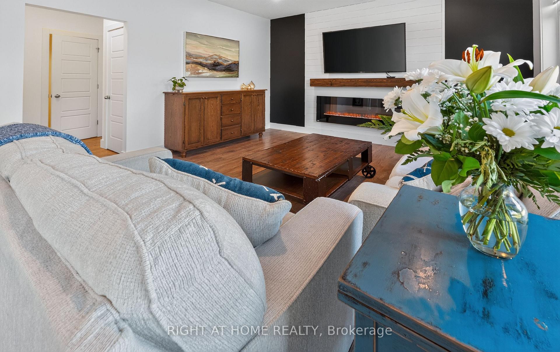 Photo 10 of 90 Shaw Valley Drive, St. Thomas — HOMEH