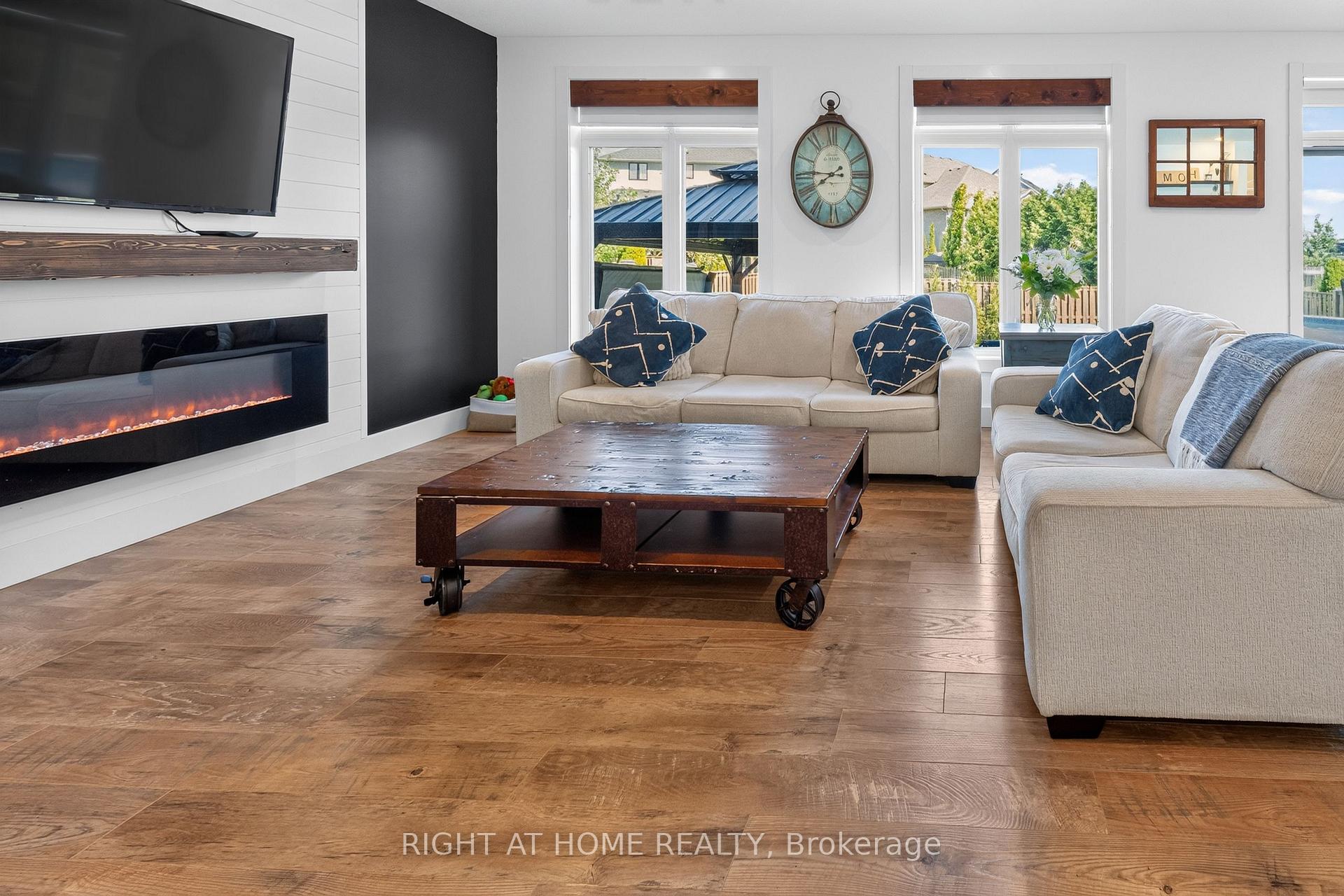 Photo 11 of 90 Shaw Valley Drive, St. Thomas — HOMEH