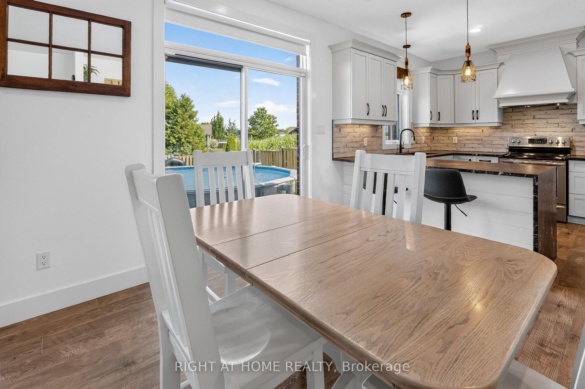 Photo 13 of 90 Shaw Valley Drive, St. Thomas — HOMEH