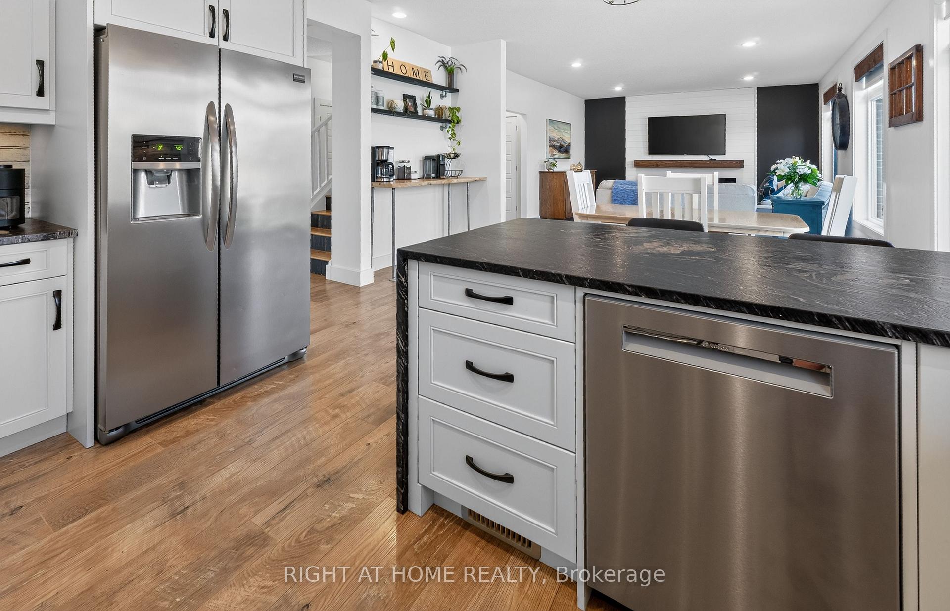 Photo 16 of 90 Shaw Valley Drive, St. Thomas — HOMEH