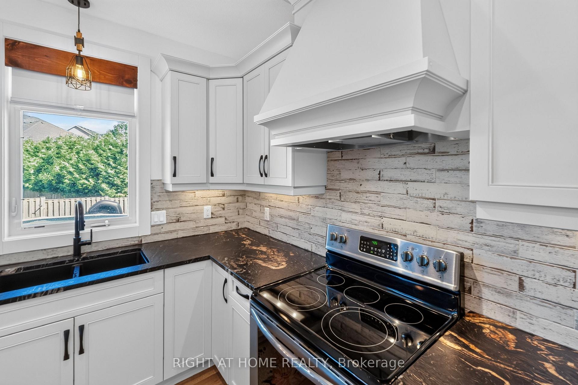 Photo 22 of 90 Shaw Valley Drive, St. Thomas — HOMEH