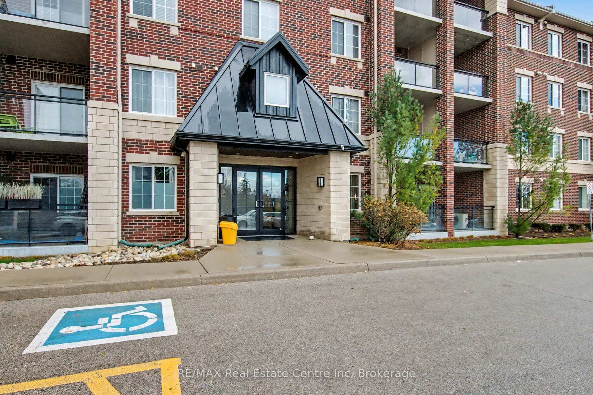 Photo of Unit 318, 1440 Gordon Street