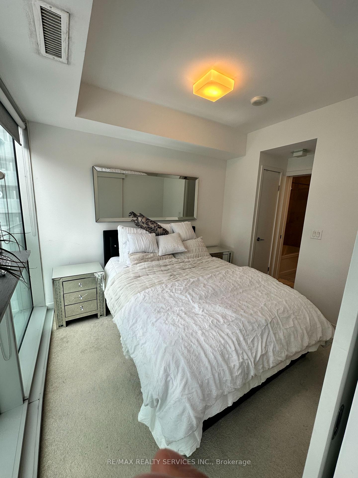 Photo 7 of Unit 909, 12 York Street, Toronto, Waterfront Communities — HOMEH
