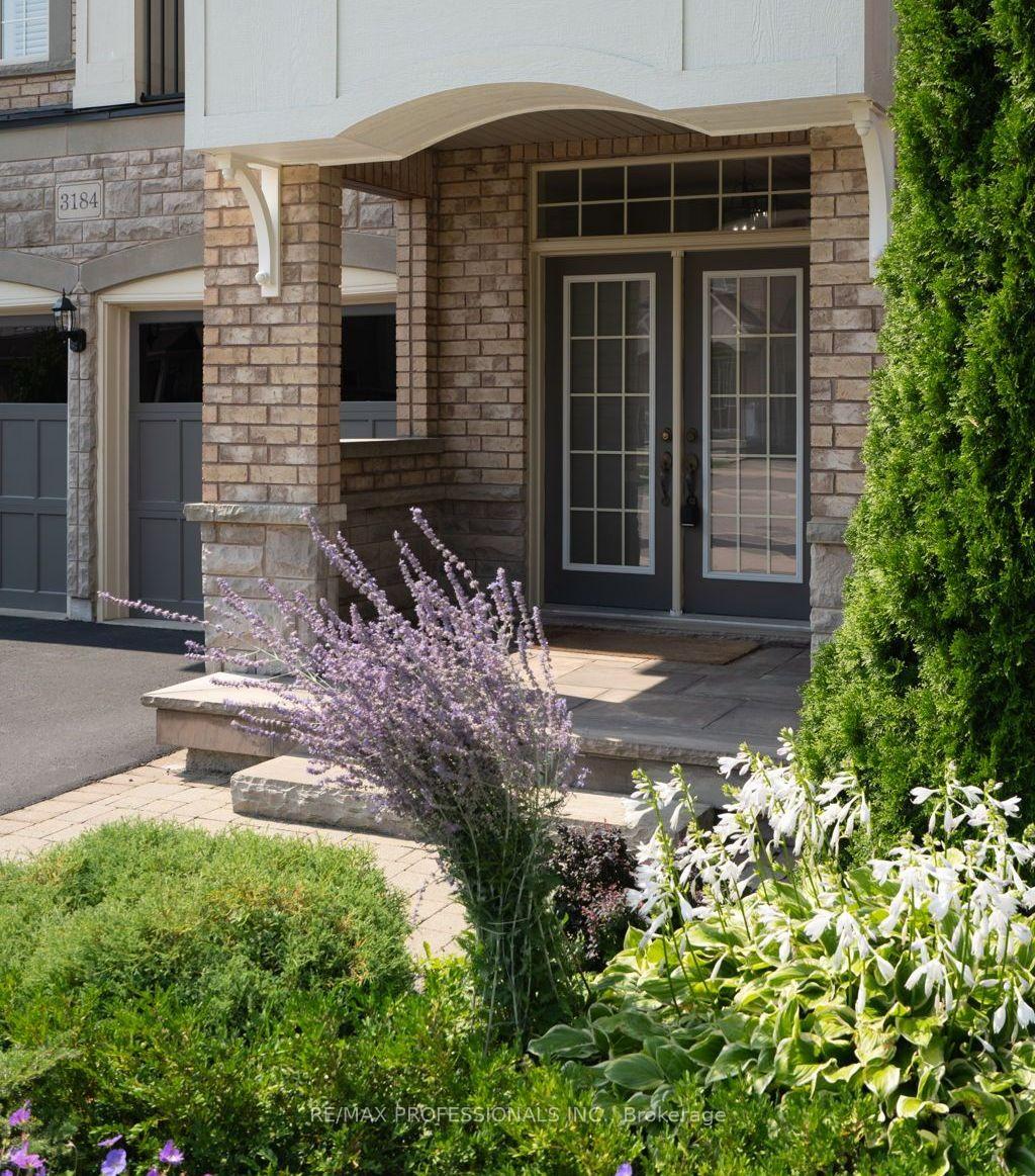 Photo 3 of 3184 Nixon Gate, Burlington, Alton — HOMEH