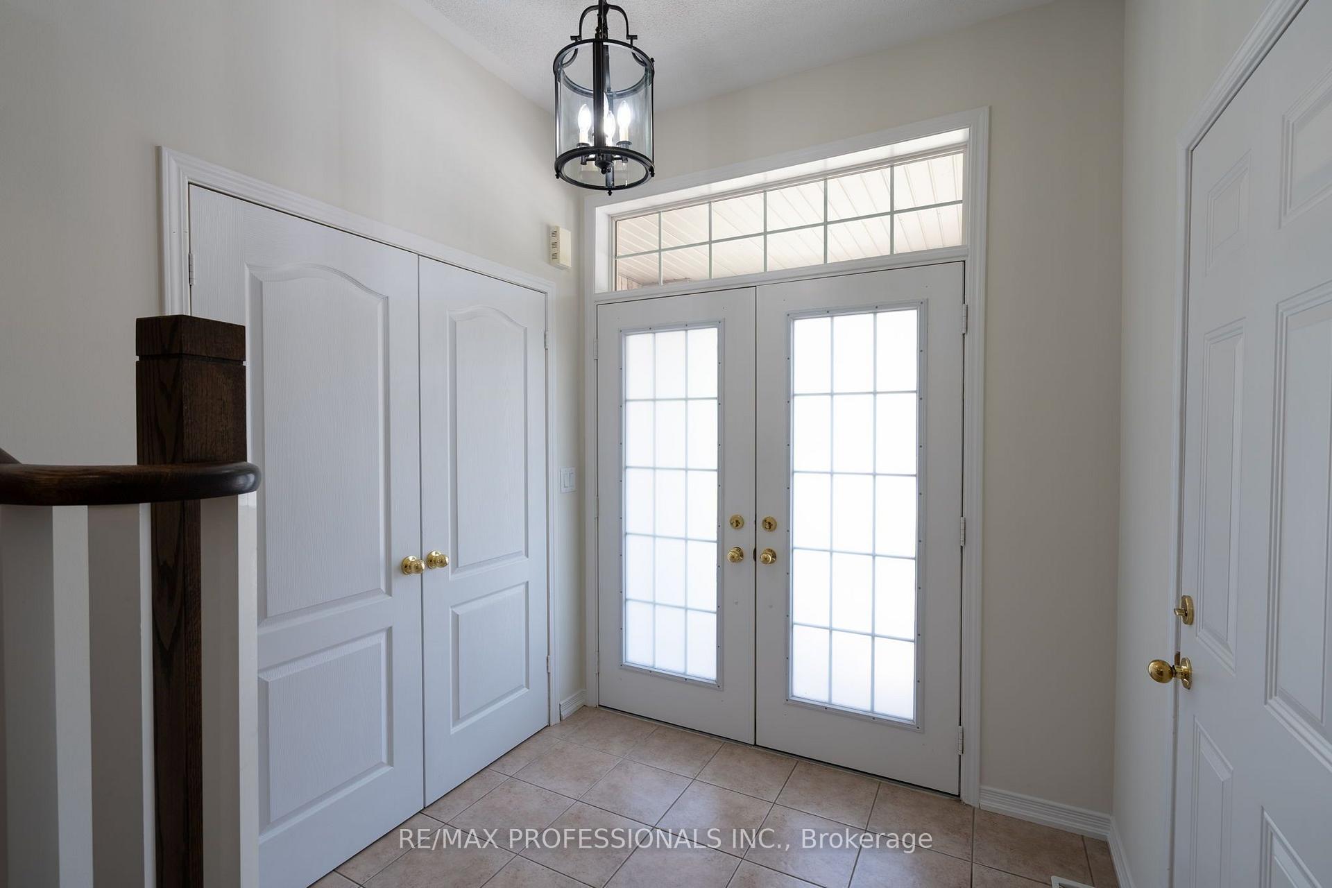Photo 4 of 3184 Nixon Gate, Burlington, Alton — HOMEH