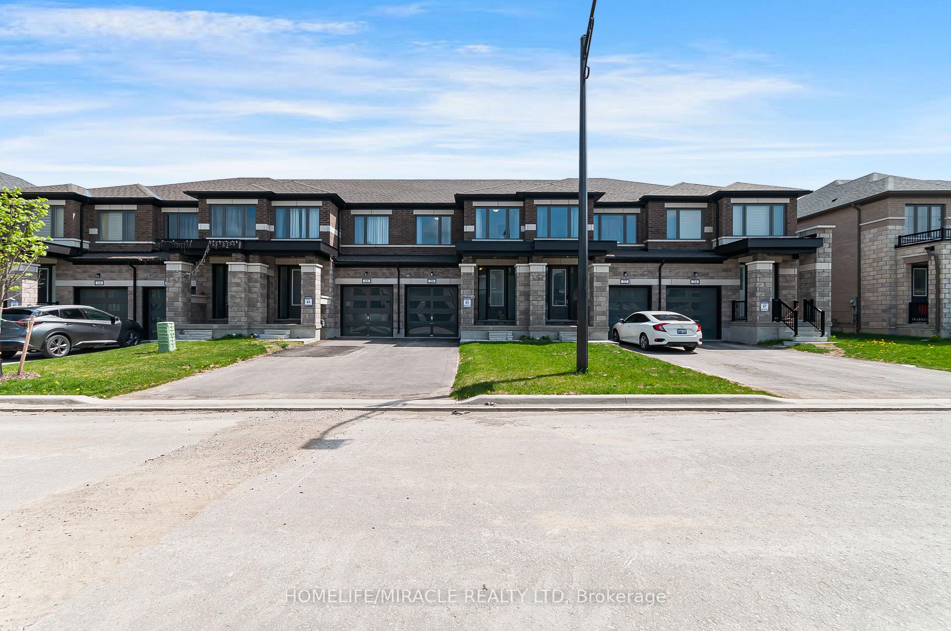 Photo 3 of 20 Corley Street, Kawartha Lakes, Lindsay — HOMEH