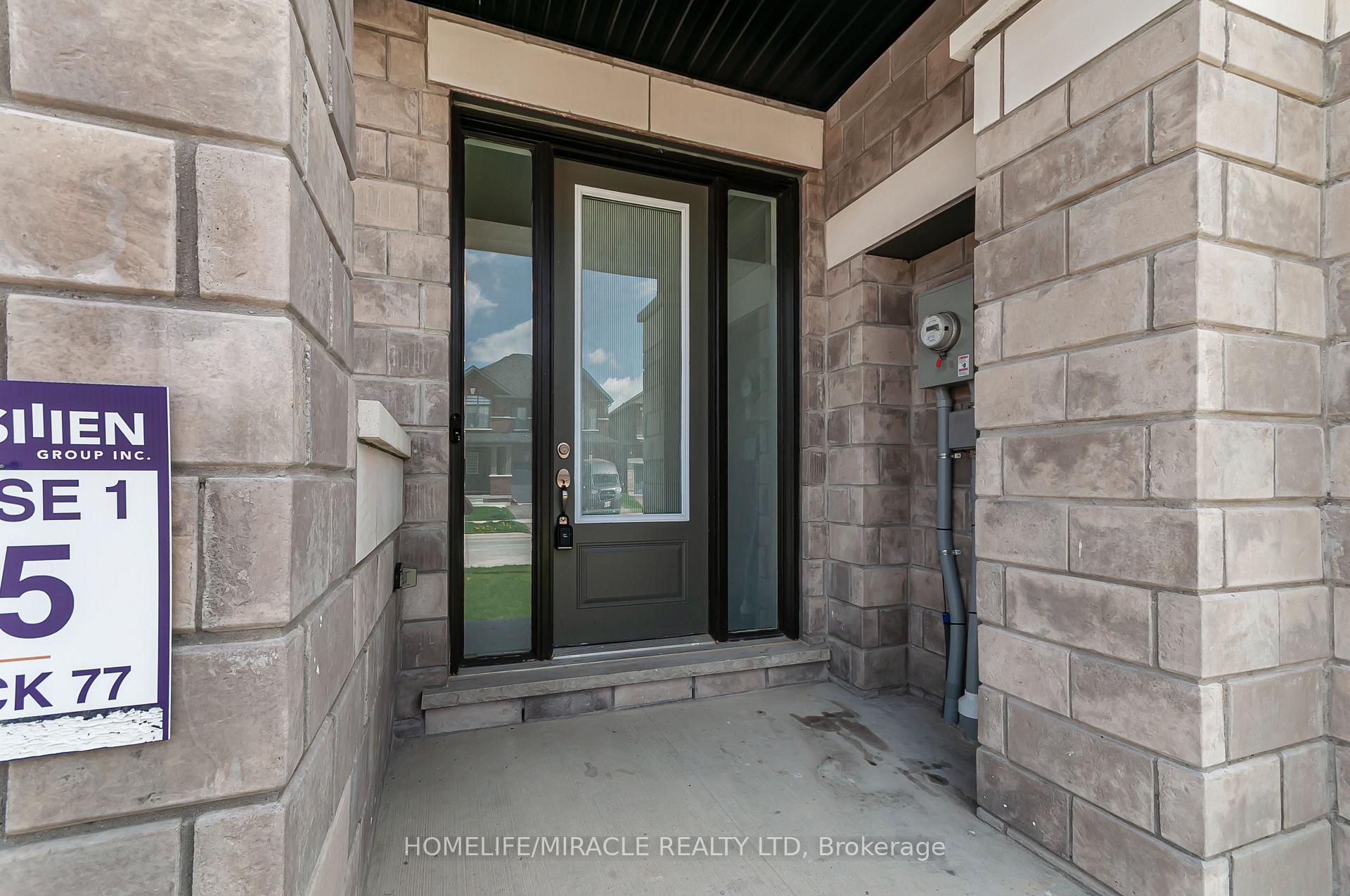 Photo 4 of 20 Corley Street, Kawartha Lakes, Lindsay — HOMEH