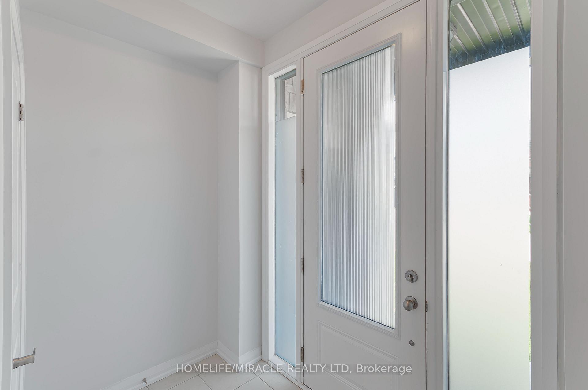 Photo 5 of 20 Corley Street, Kawartha Lakes, Lindsay — HOMEH