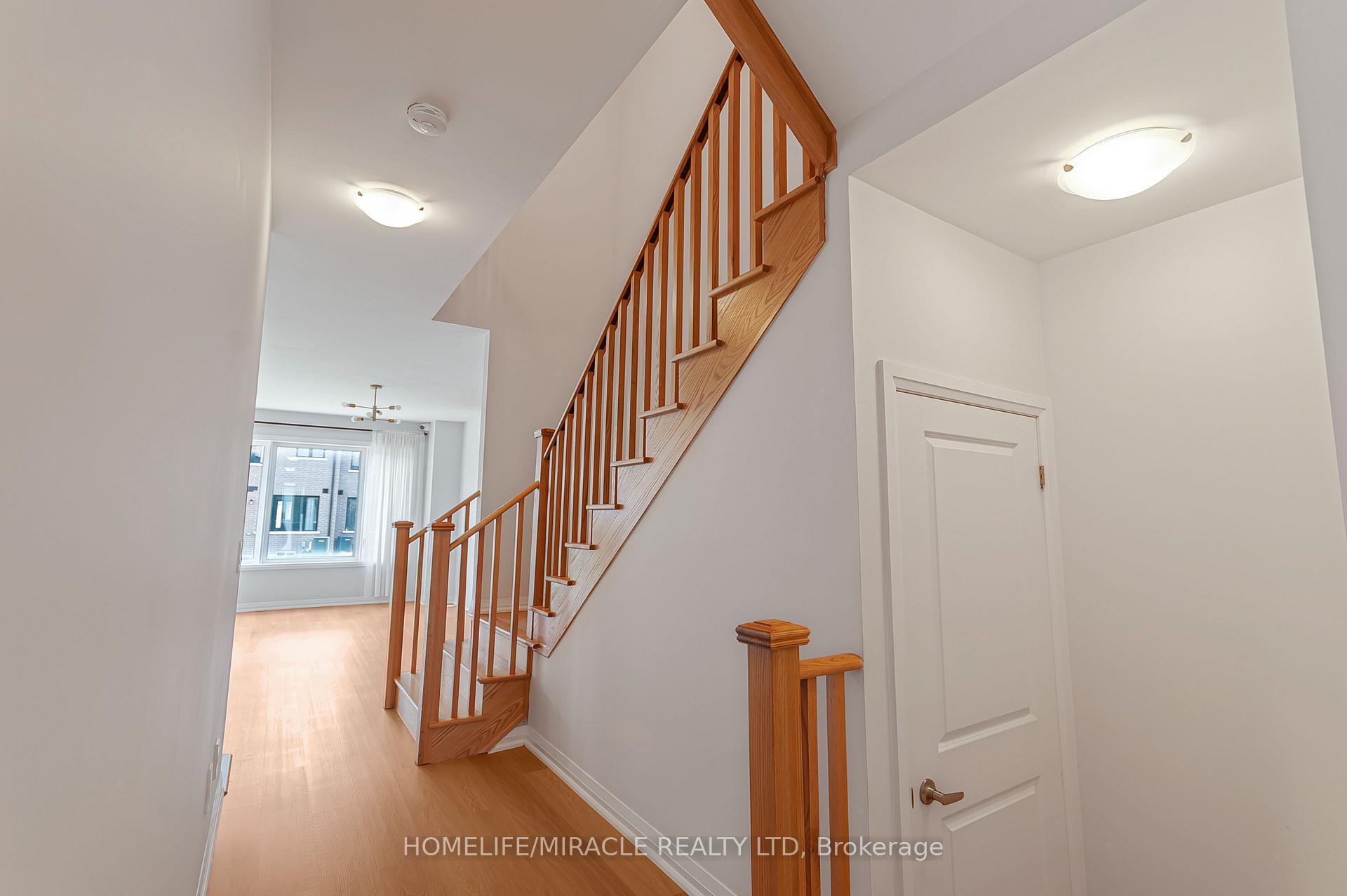Photo 7 of 20 Corley Street, Kawartha Lakes, Lindsay — HOMEH