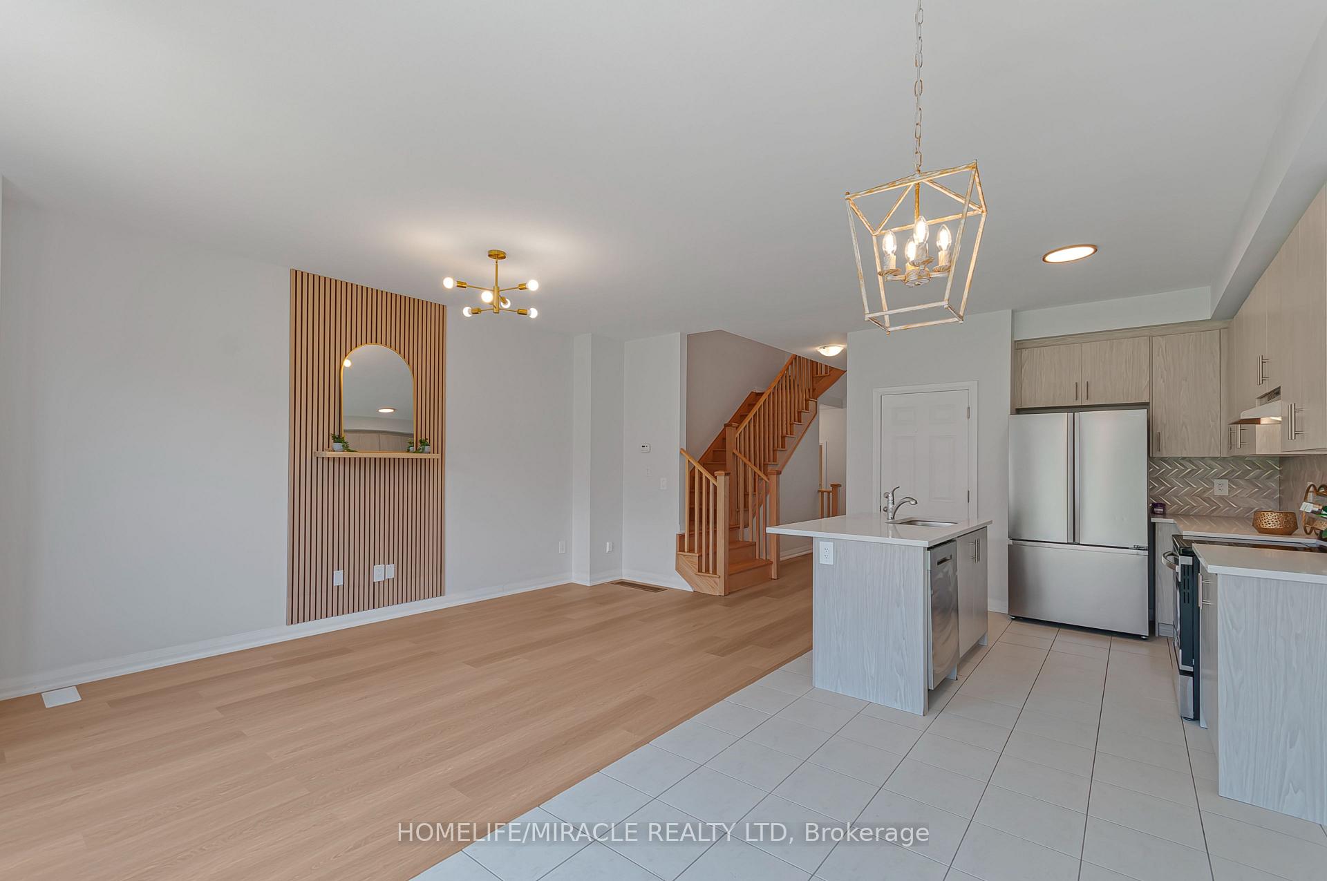 Photo 15 of 20 Corley Street, Kawartha Lakes, Lindsay — HOMEH