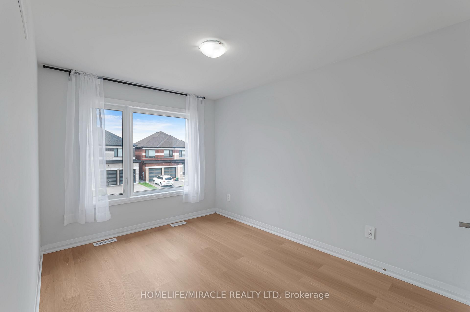 Photo 34 of 20 Corley Street, Kawartha Lakes, Lindsay — HOMEH
