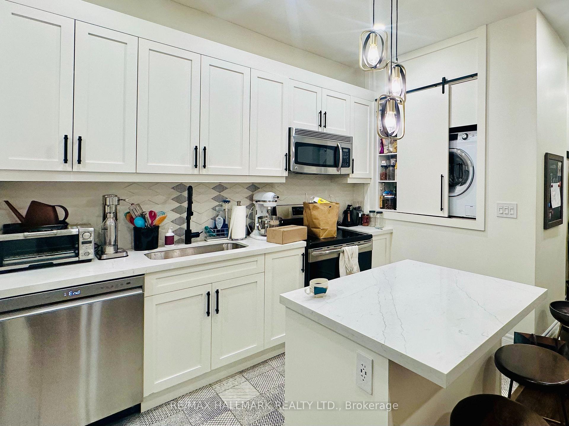 Photo 7 of Unit 2, 7 Bernard Avenue, Toronto, The Annex — HOMEH