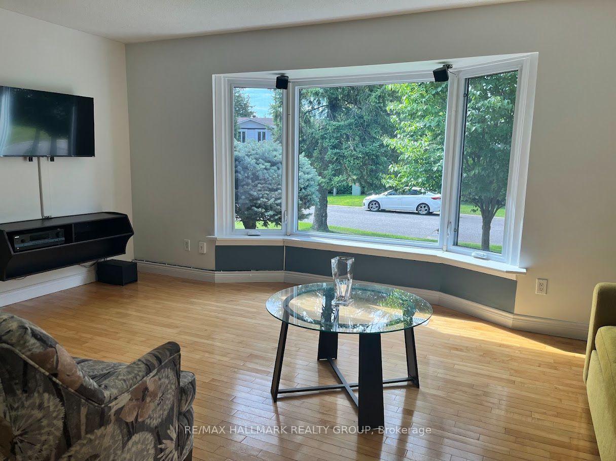 Photo 5 of 279 Pintail Terrace, Ottawa, Chatelaine Village — HOMEH