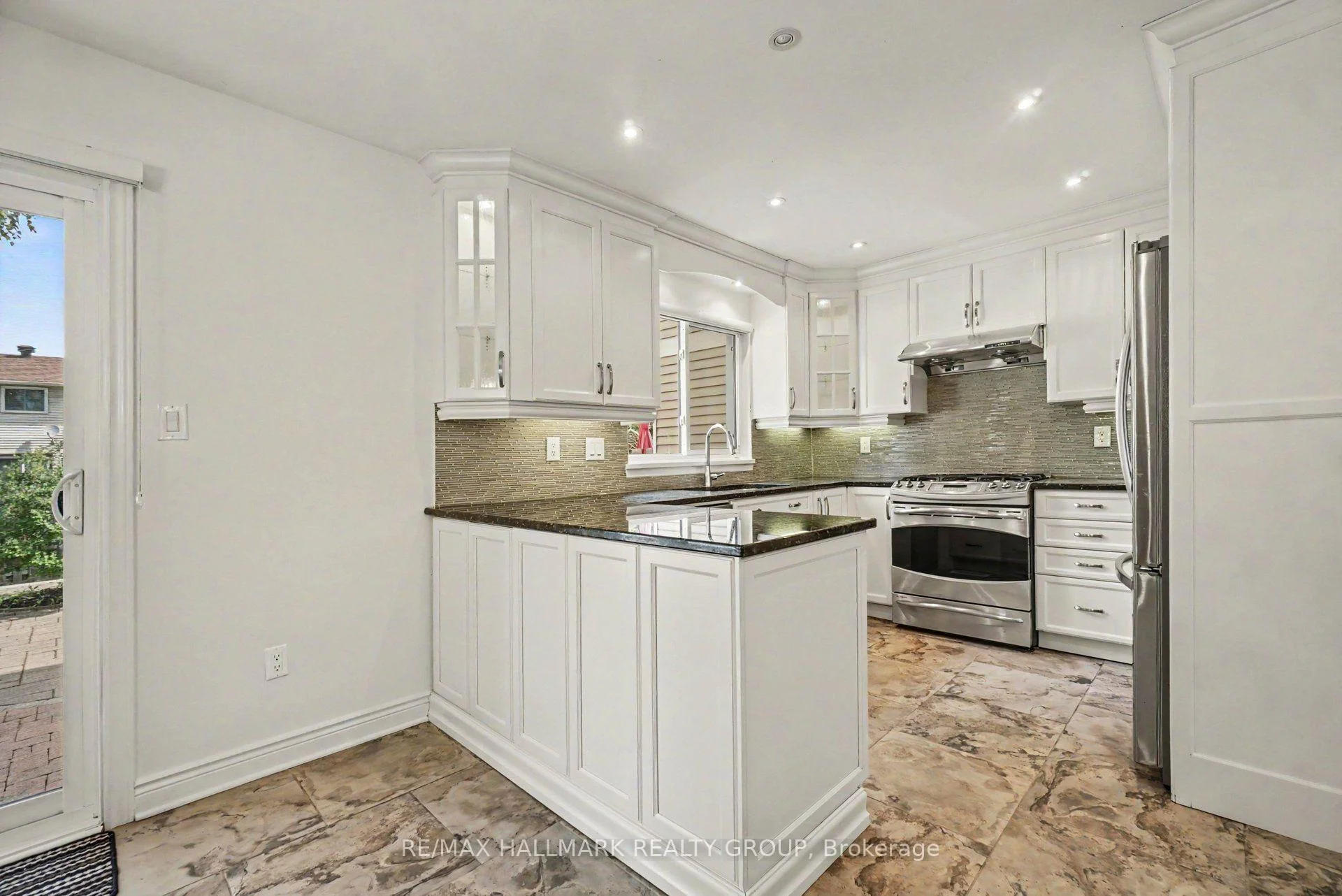 Photo 20 of 279 Pintail Terrace, Ottawa, Chatelaine Village — HOMEH