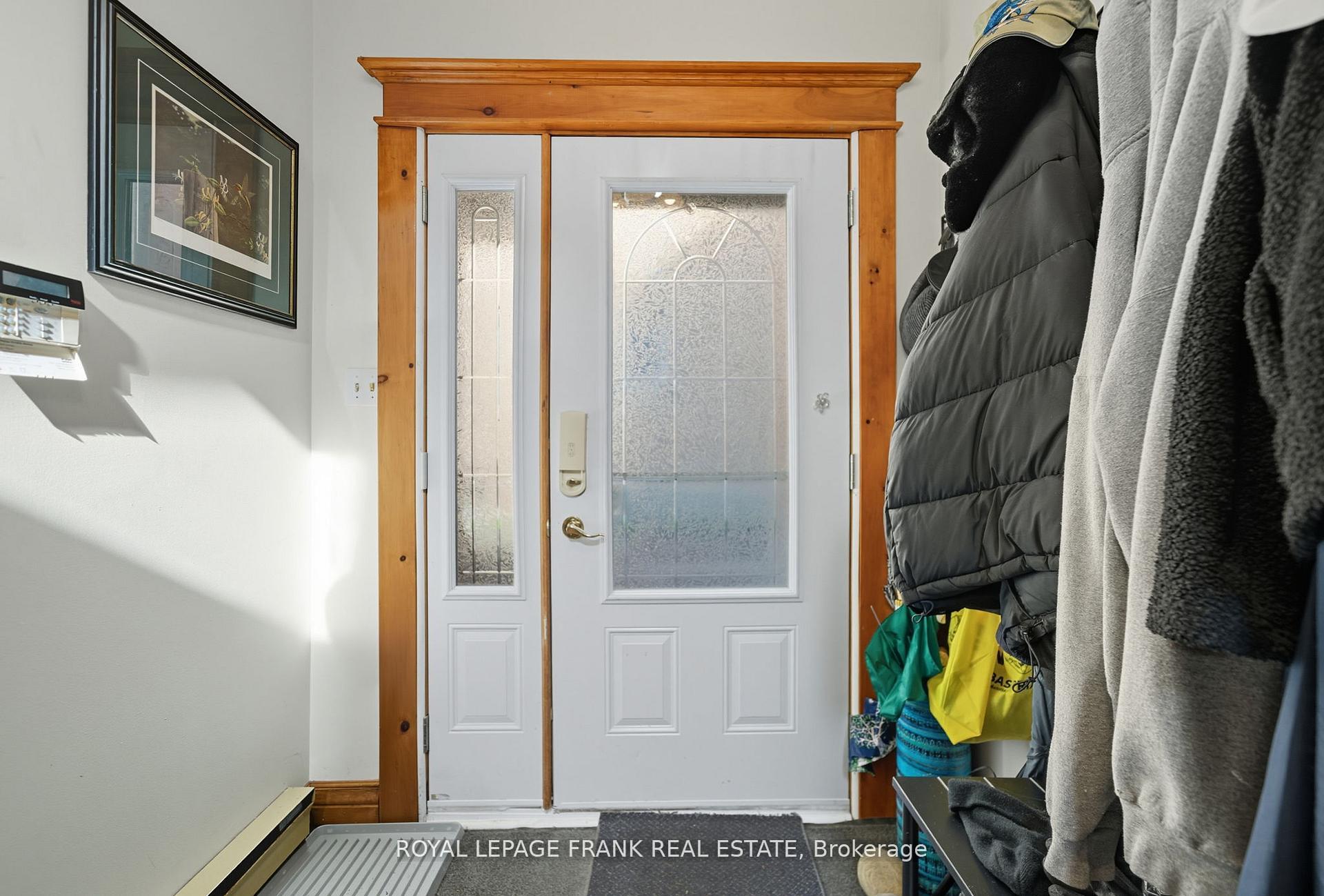 Photo 12 of 76 Bond Street W, Kawartha Lakes, Lindsay — HOMEH