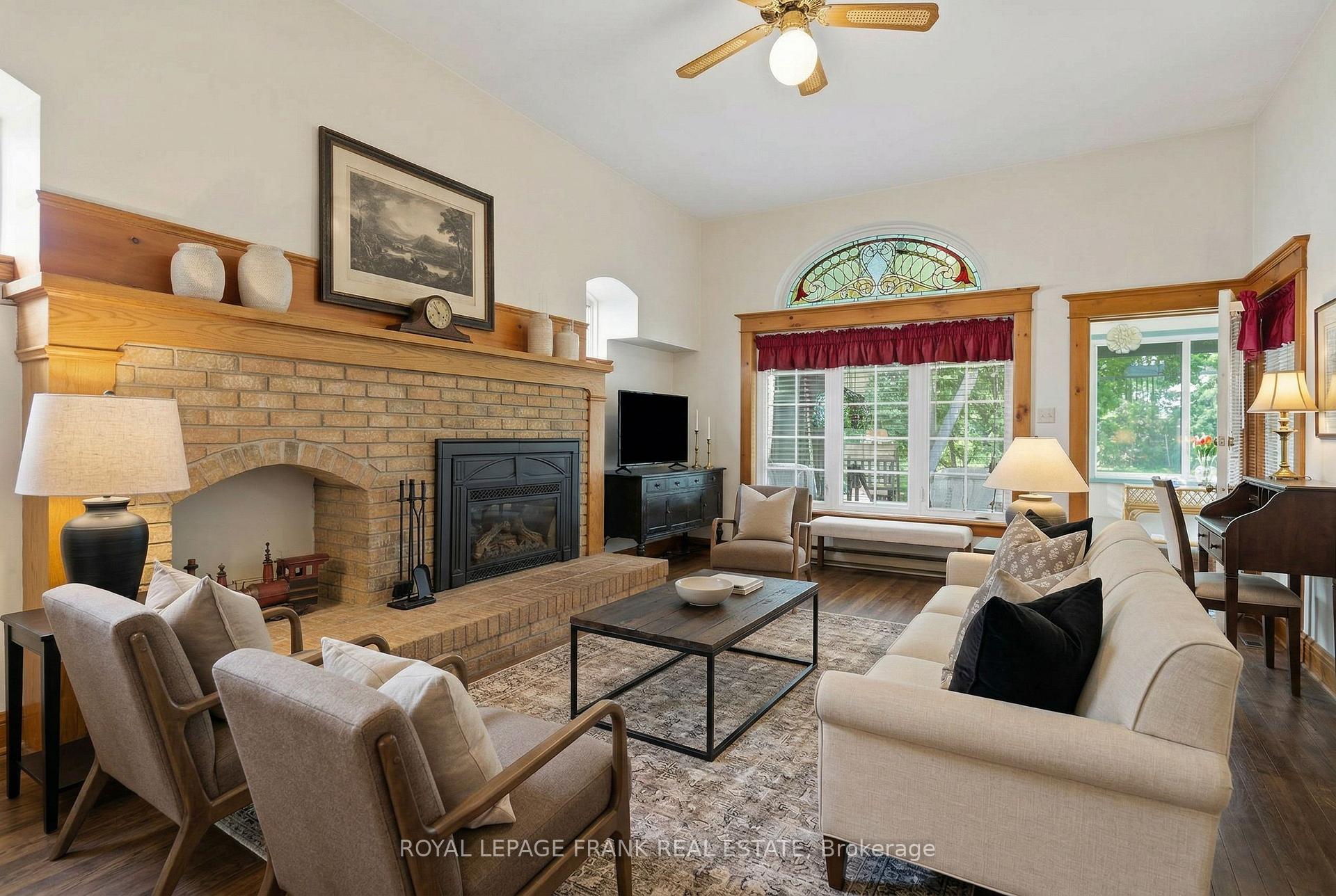 Photo 18 of 76 Bond Street W, Kawartha Lakes, Lindsay — HOMEH