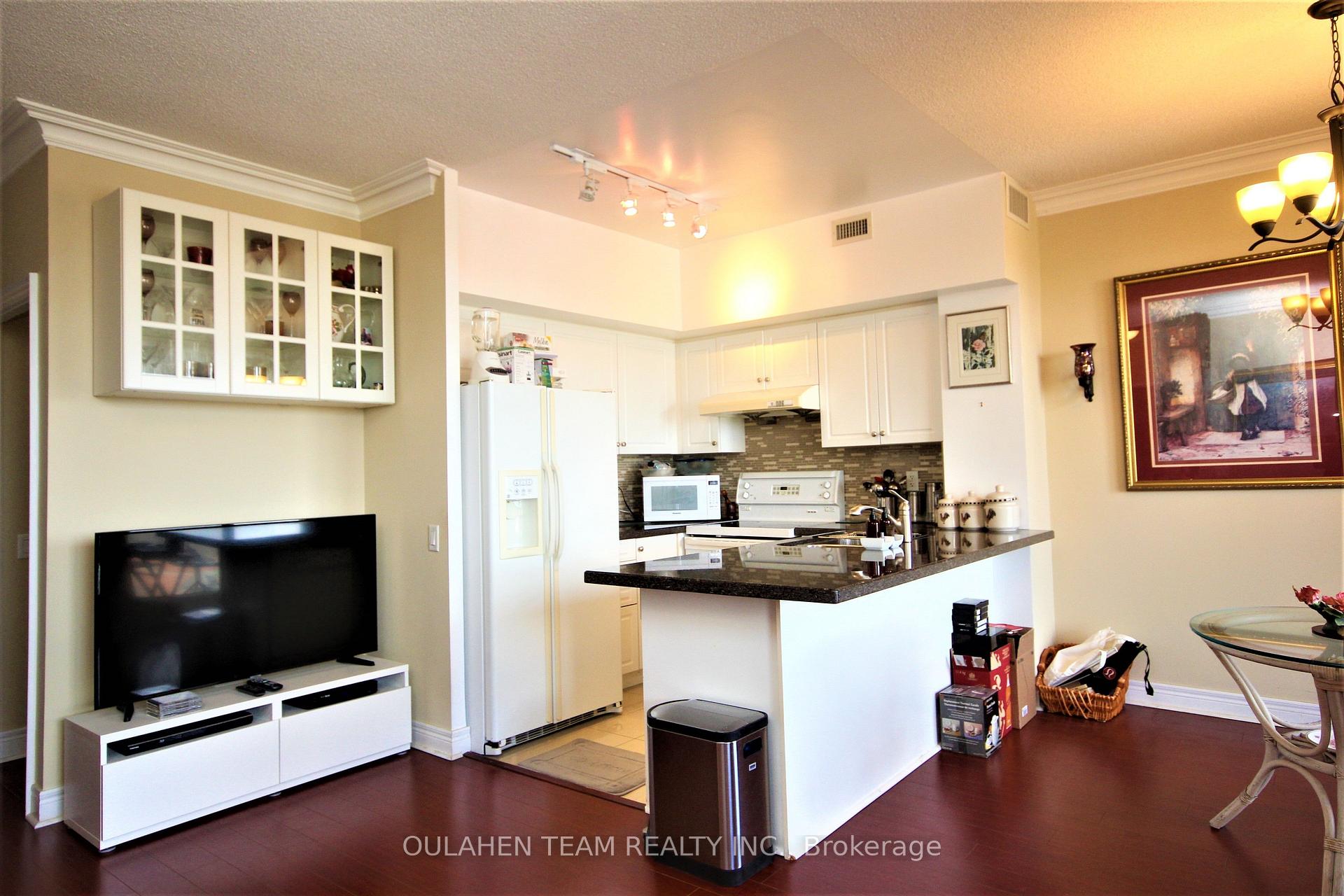 Photo 3 of Unit 1007, 1 Clairtrell Road, North York, Willowdale East — HOMEH