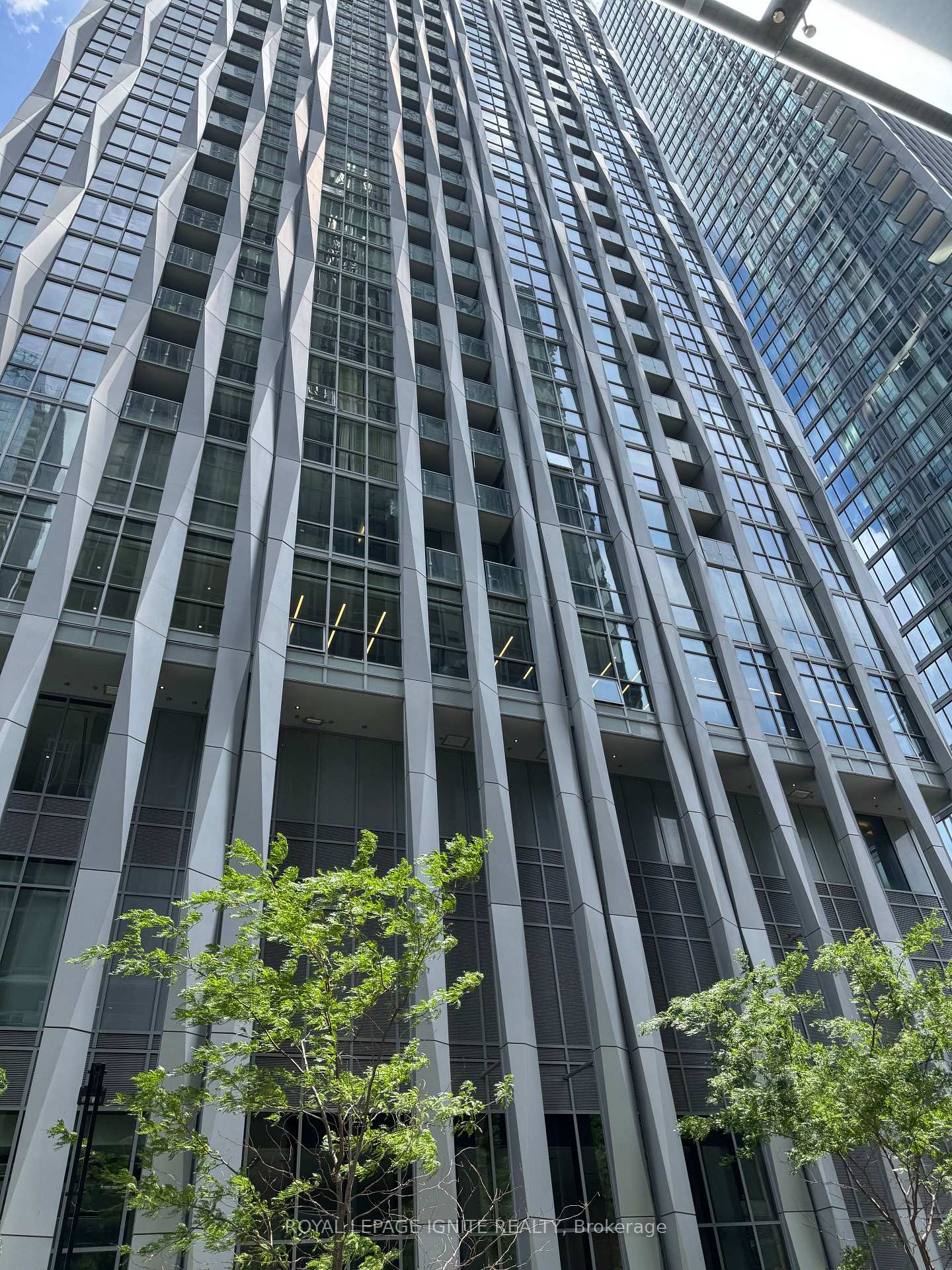 Front of Unit 2402, 1 Yorkville Avenue