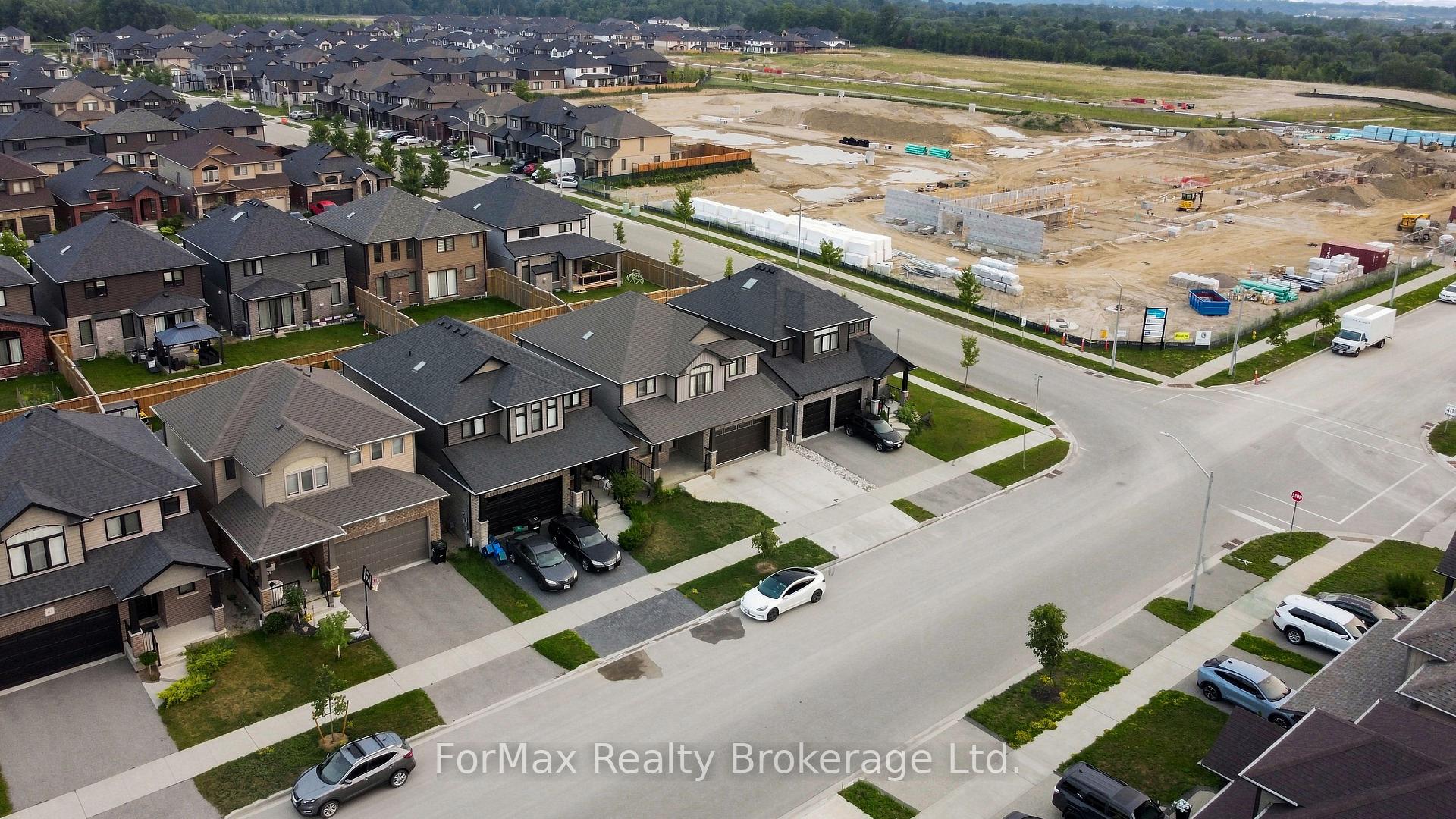 Photo 3 of 55 Loxleigh Lane, Waterloo, Breslau — HOMEH