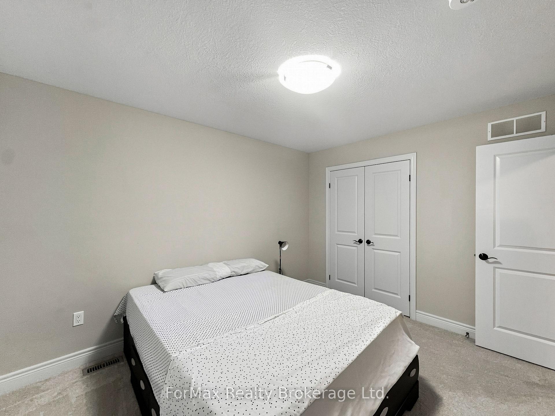 Photo 33 of 55 Loxleigh Lane, Waterloo, Breslau — HOMEH