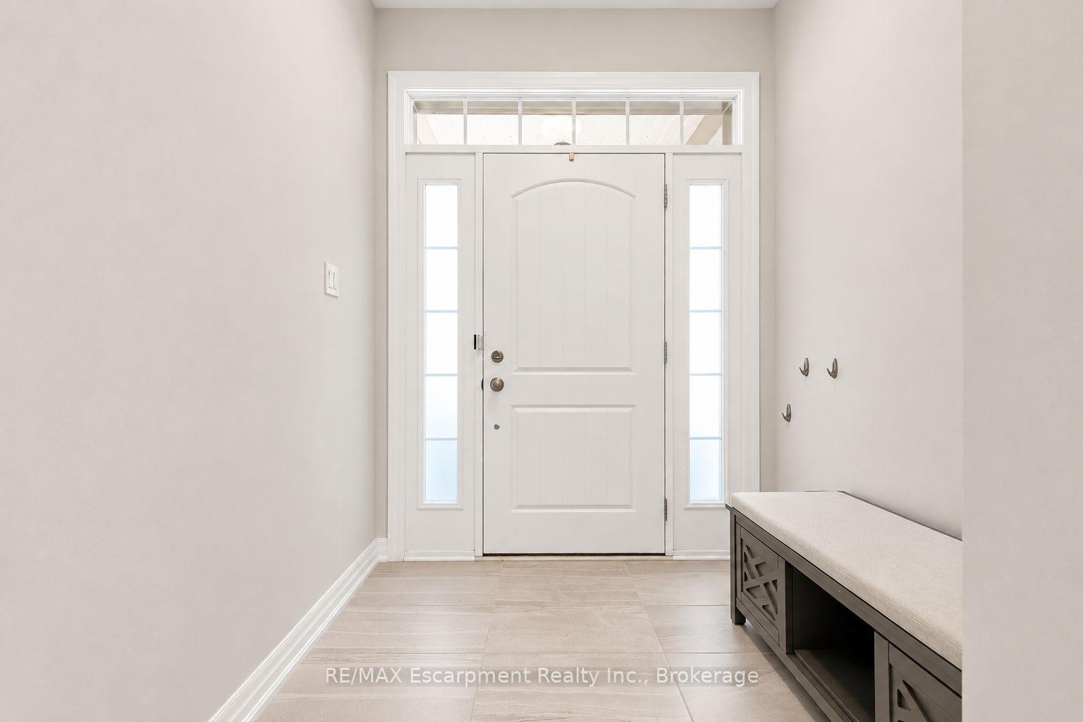 Photo 4 of 143 Threshing Mill Boulevard, Oakville, Glenorchy — HOMEH