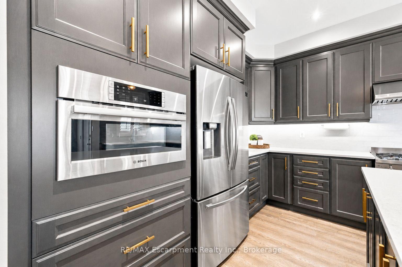 Photo 16 of 143 Threshing Mill Boulevard, Oakville, Glenorchy — HOMEH
