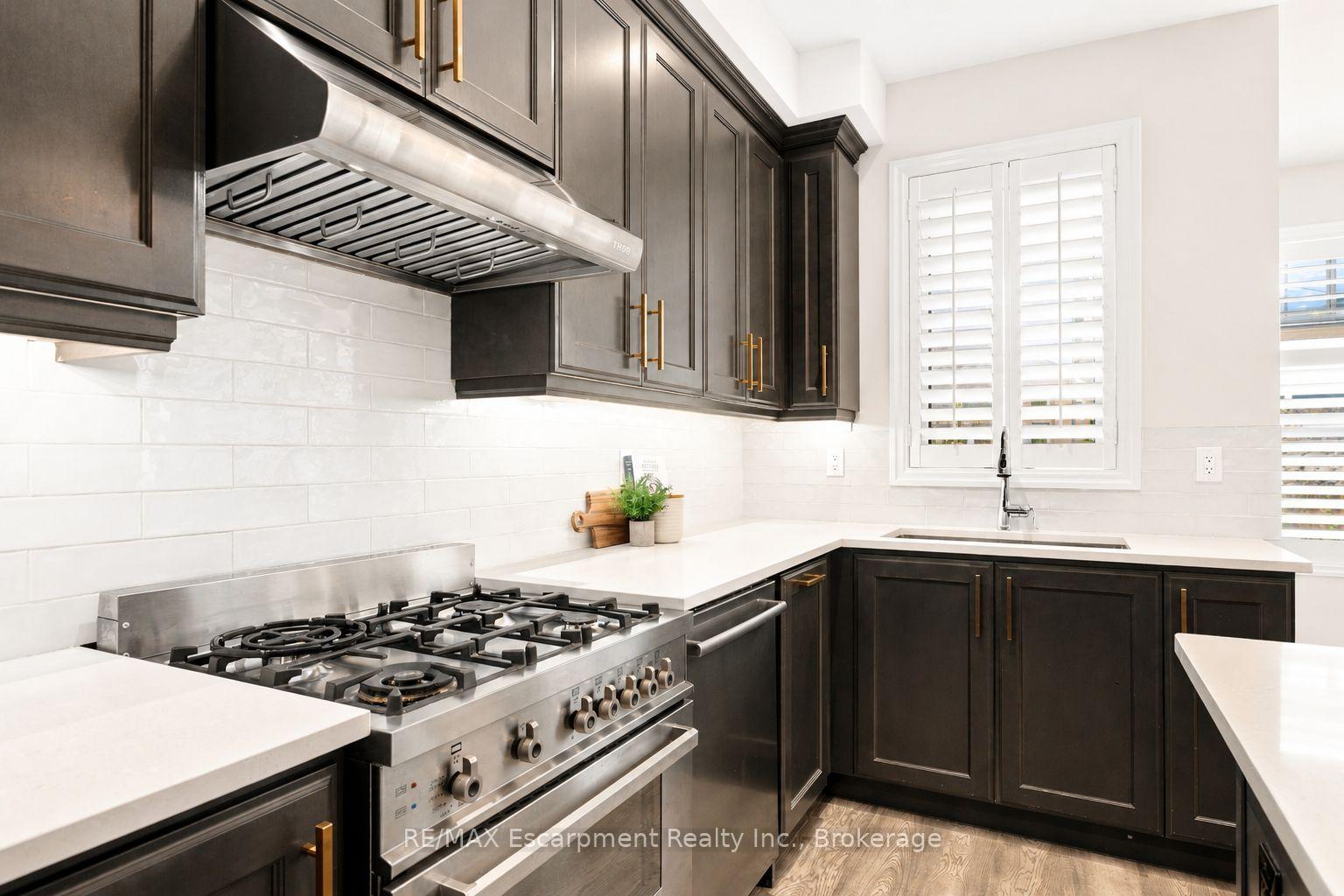 Photo 18 of 143 Threshing Mill Boulevard, Oakville, Glenorchy — HOMEH