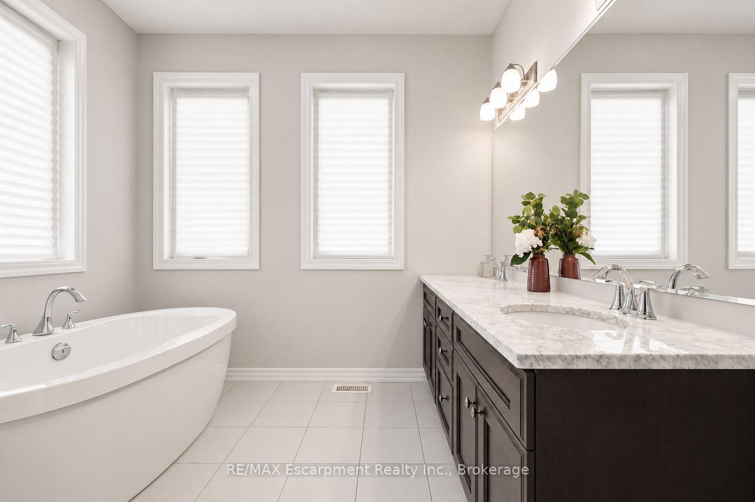 Photo 28 of 143 Threshing Mill Boulevard, Oakville, Glenorchy — HOMEH