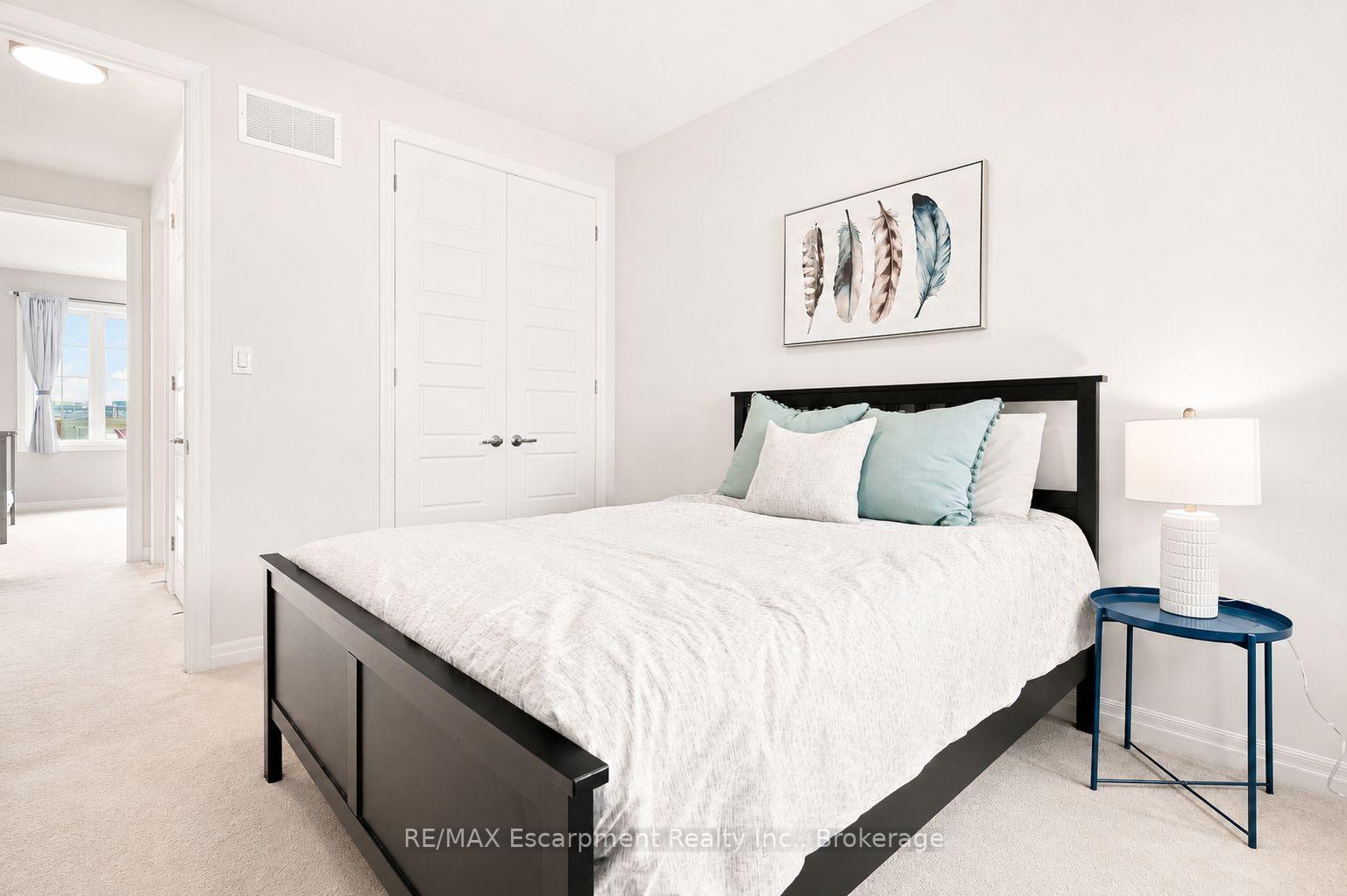 Photo 31 of 143 Threshing Mill Boulevard, Oakville, Glenorchy — HOMEH