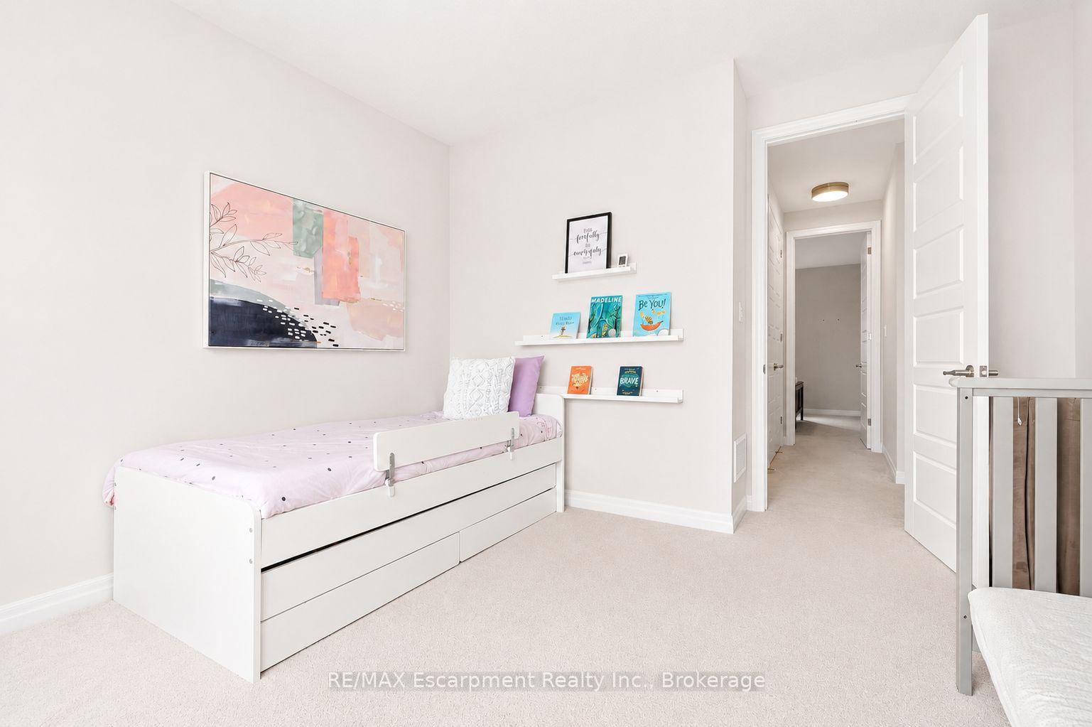 Photo 33 of 143 Threshing Mill Boulevard, Oakville, Glenorchy — HOMEH