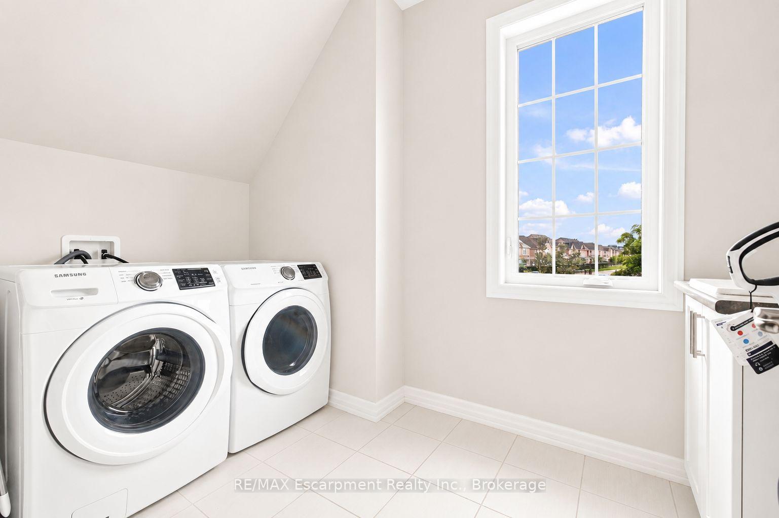 Photo 35 of 143 Threshing Mill Boulevard, Oakville, Glenorchy — HOMEH