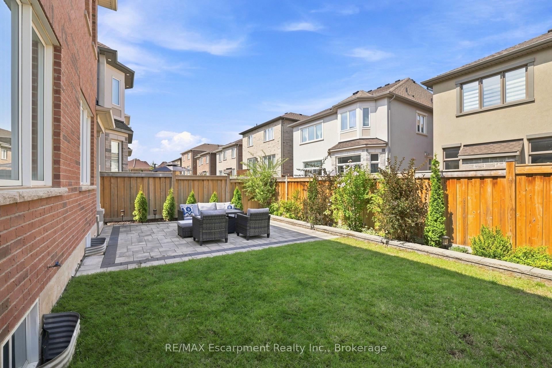 Photo 37 of 143 Threshing Mill Boulevard, Oakville, Glenorchy — HOMEH