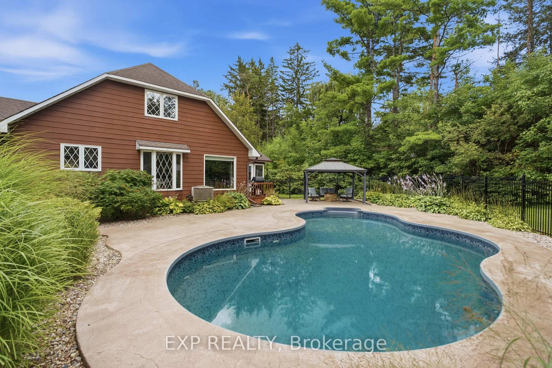 Photo 23 of 960 Quigley Hill Road, Ottawa, Camelot — HOMEH