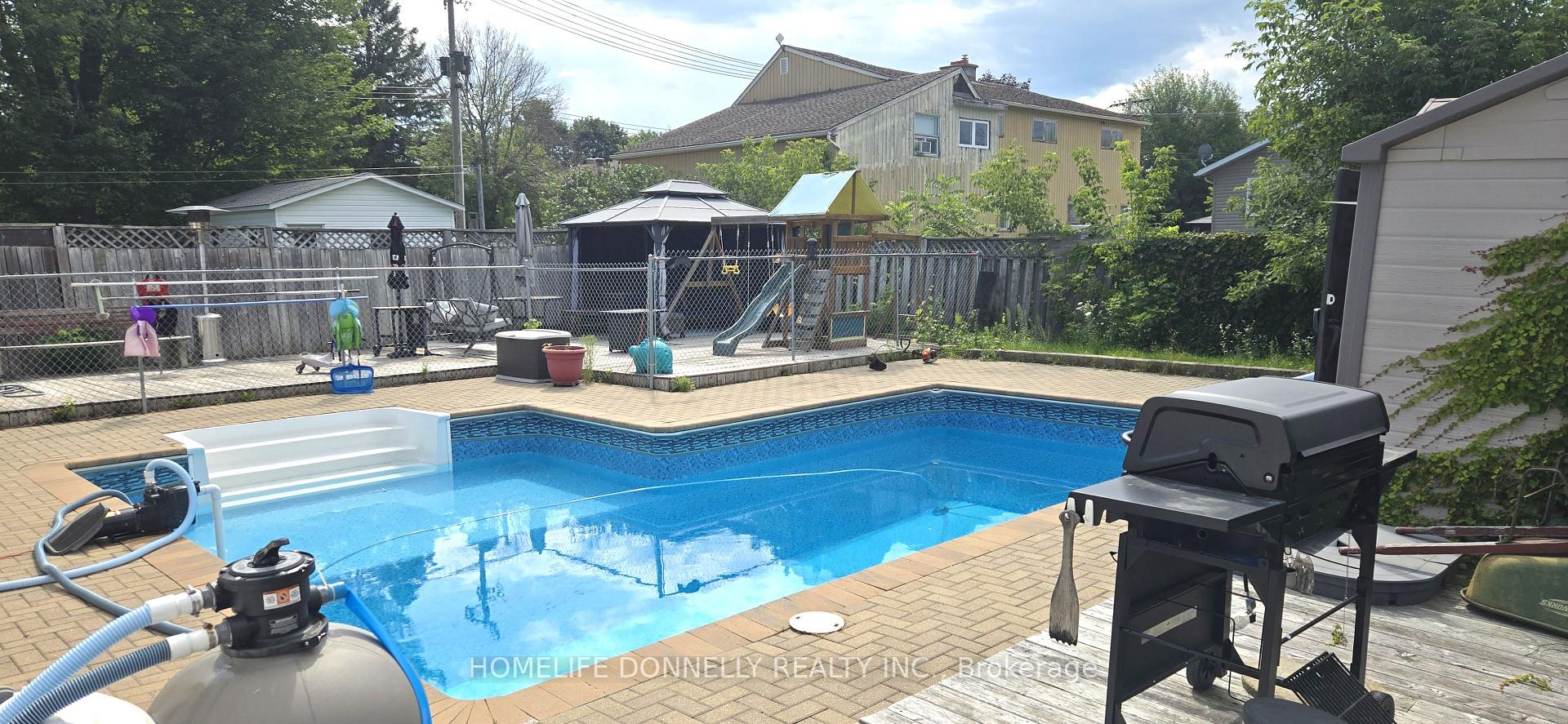 Photo 5 of 310 Dickson Street, Pembroke, Pembroke — HOMEH