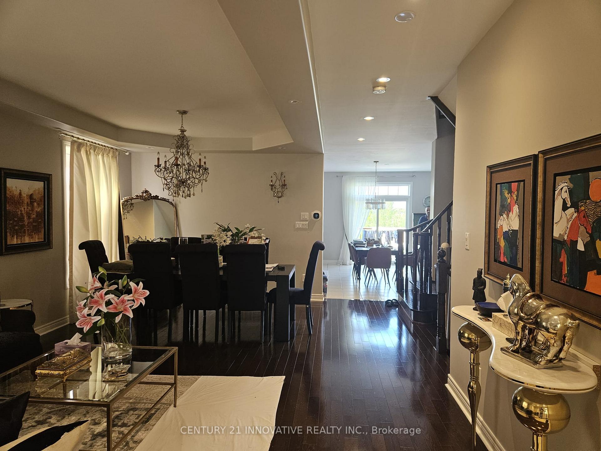 Photo 2 of Unit Upper, 118 Santa Amato Crescent, Vaughan, Patterson — HOMEH