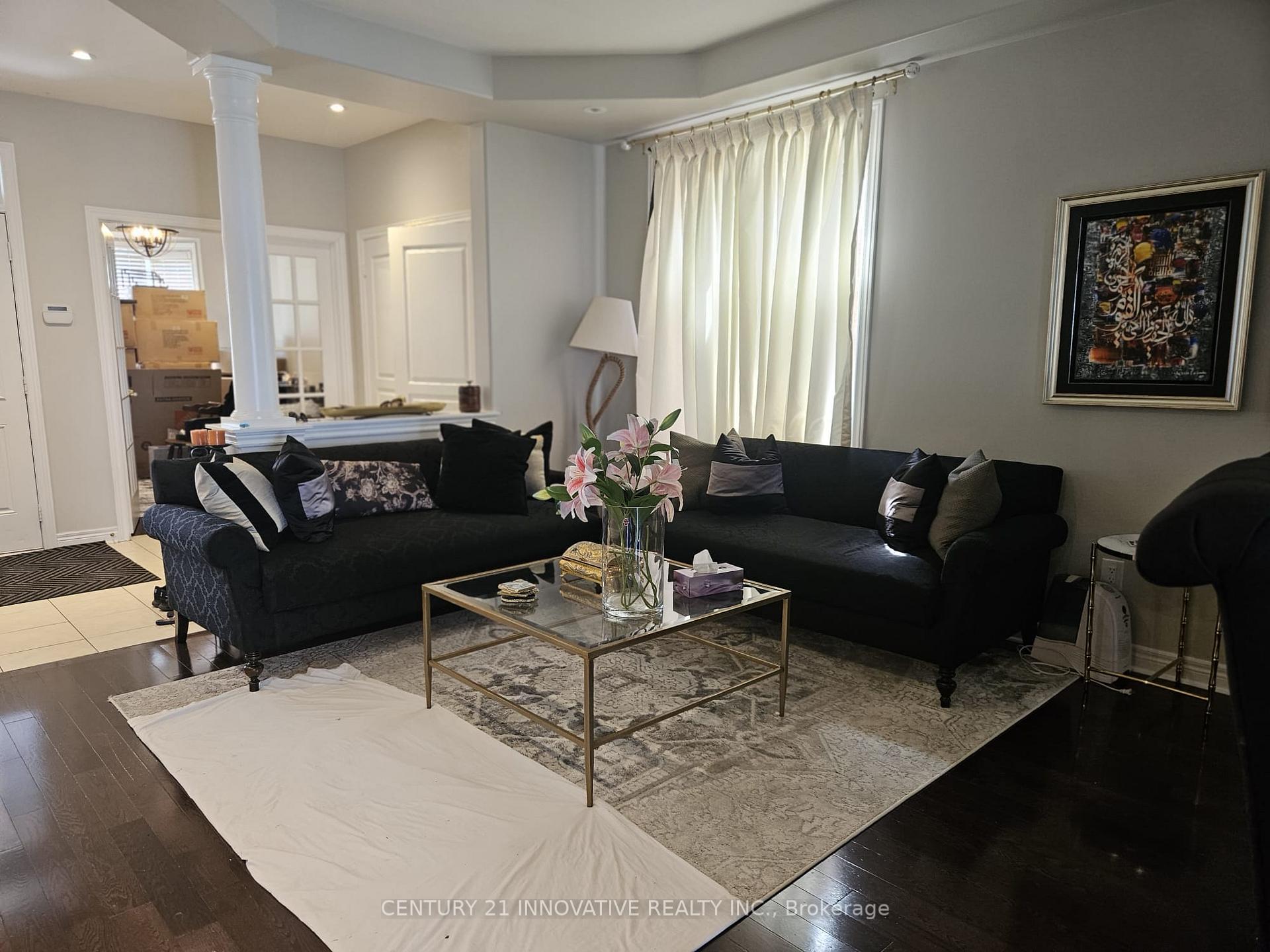 Photo 12 of Unit Upper, 118 Santa Amato Crescent, Vaughan, Patterson — HOMEH