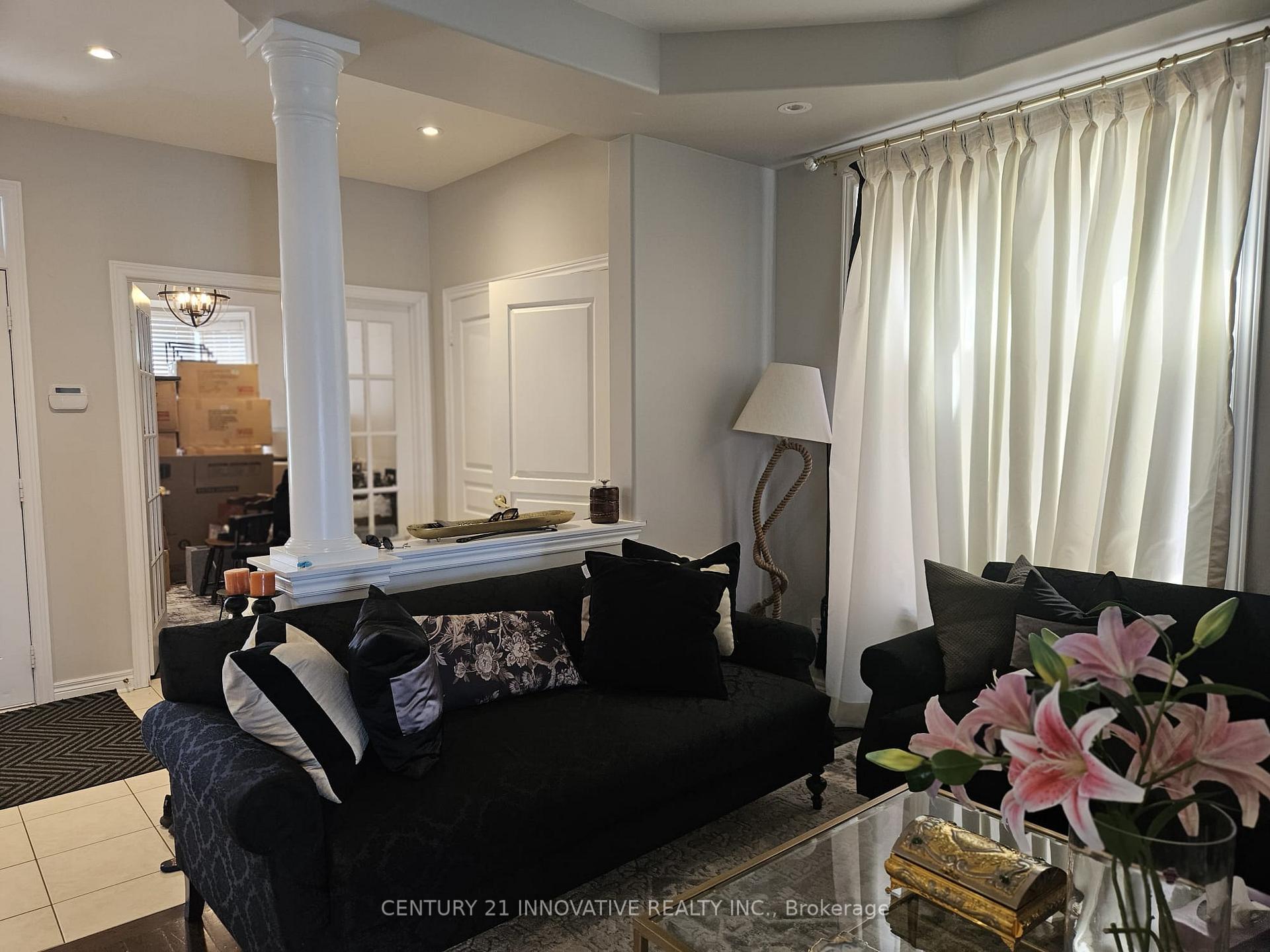 Photo 16 of Unit Upper, 118 Santa Amato Crescent, Vaughan, Patterson — HOMEH