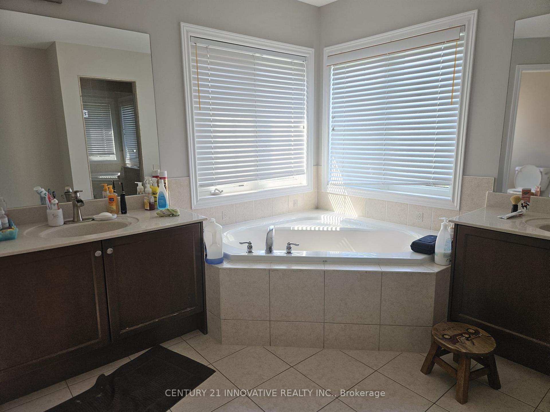 Photo 22 of Unit Upper, 118 Santa Amato Crescent, Vaughan, Patterson — HOMEH