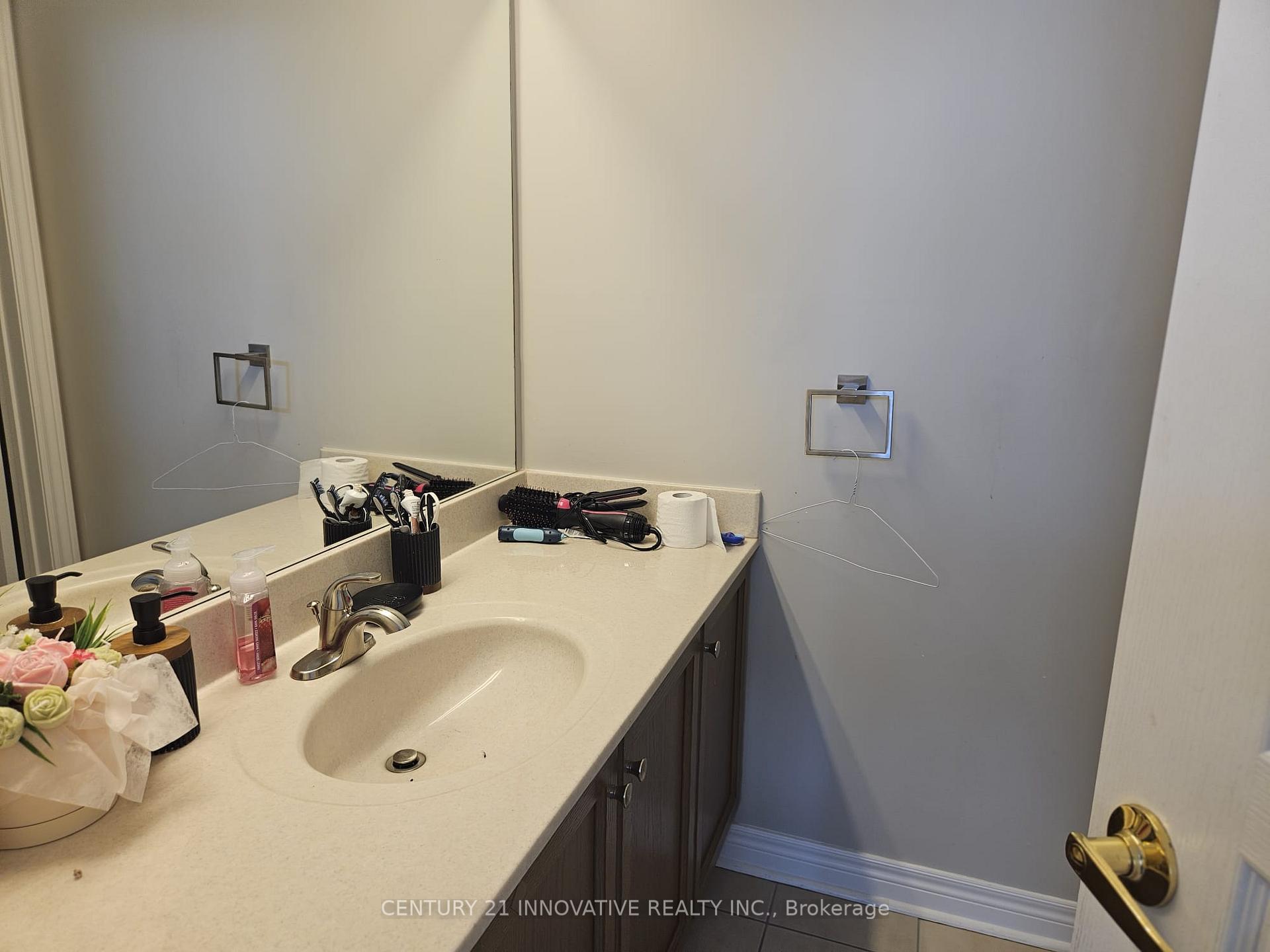 Photo 30 of Unit Upper, 118 Santa Amato Crescent, Vaughan, Patterson — HOMEH